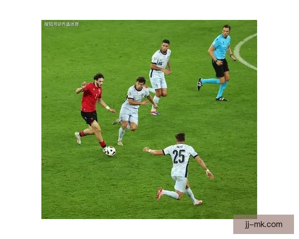 格鲁吉亚历史性挺进欧洲杯十六强克瓦拉茨赫利亚表现惊艳引关注